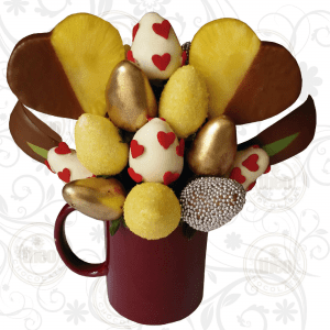 Arreglo frutal taza cerámica 15 fresas corazones de piña