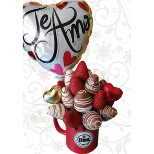 Arreglo frutal en taza + globo "Te Amo"