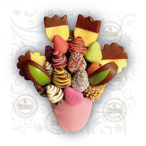 Arreglo de frutas con chocolate (fresas, piña, manzana)