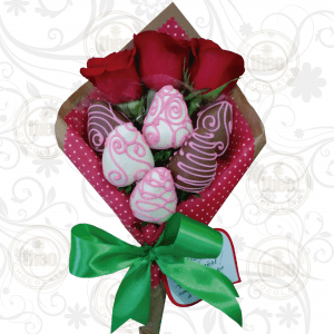 Ramo con 6 fresas cubiertas y decoradas con chocolate de colores y 3 rosas naturales