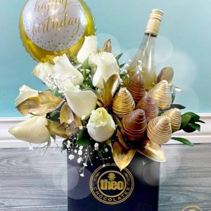 Arreglo Vino, Fresas + Globo de Cumpleaños