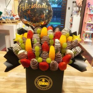 Arreglo de frutas con chocolate "Deluxe"