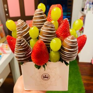 Arreglo Fresas y Uvas