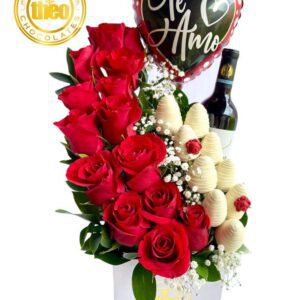 Arreglo con rosas fresas con chocolate y vino