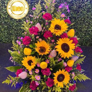 Arreglo-con-girasoles-claveles-y-fresas-con-chocolate