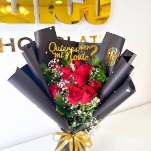 ramo 12 rosas con topper