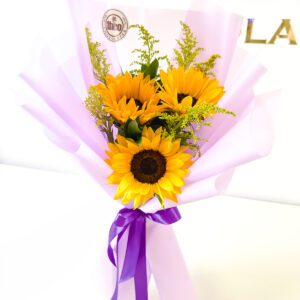 Ramo con tres girasoles