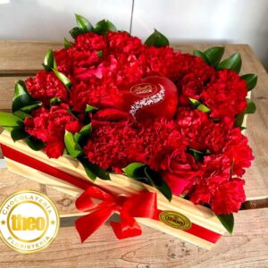 Arreglo con Rosas Claveles y Chocolates