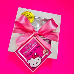Kit para hacer Chocolate Caliente Hello Kitty caja cerrada