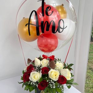 Arreglo Te Amo rosas blancas y rojas