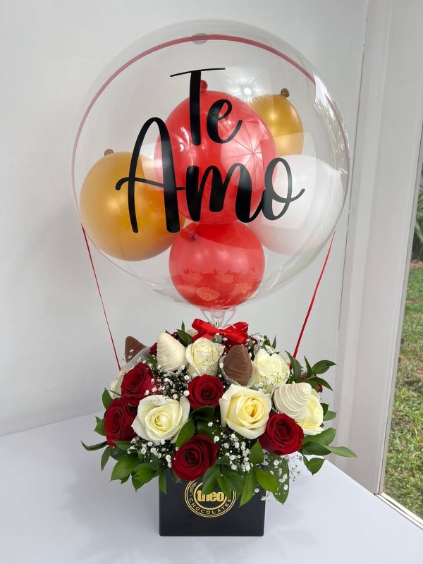 Arreglo Te Amo rosas blancas y rojas
